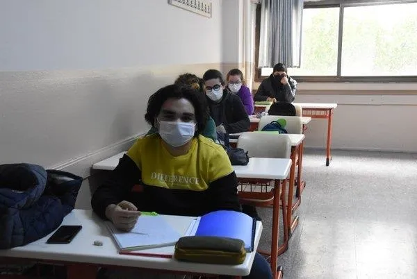 SON DAKİKA: Milli Eğitim ve Sağlık Bakanlığı yüz yüze eğitim şartlarını belirledi! Sınıflarda en fazla 15 öğrenci!-5