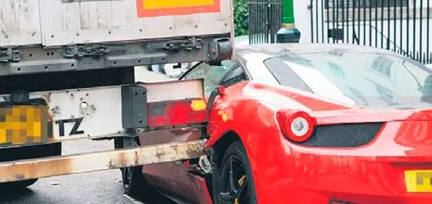 Ferrari’yi biçen TIR şoförü