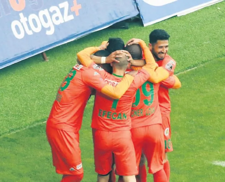 Alanya Antep’te kazandı rakibini ateşe attı