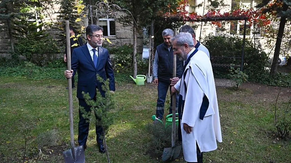 Bakan Yumaklı'dan vatandaşlara "ağaçlandırma seferberliği" çağrısı