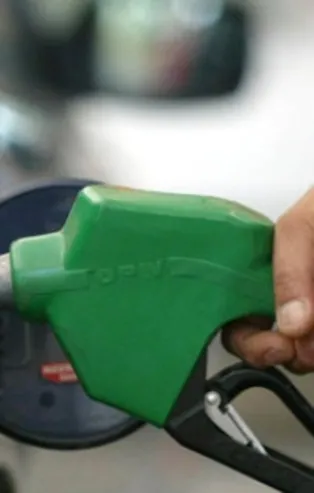 SON DAKİKA: Benzine 37 kuruş zam geldi