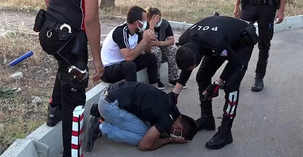 Uyuşturucuyla yakalanınca polisin ayaklarına kapandı: "Bittim ben bittim"
