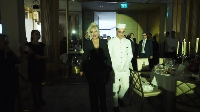 Harper’s Bazaar yılın en iyilerini seçti! Törene Filistin çağrısı damga vurdu | Ajda Pekkan: "Kalbimiz Gazze ile atıyor"-6