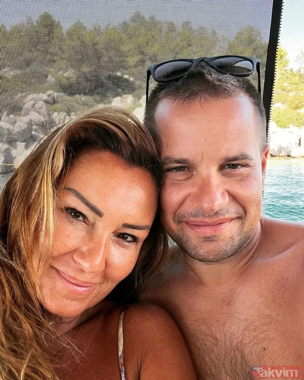 Kim der 49 yaşında! Pınar Altuğ teknede sere serpe! Emre Altuğ’dan ilk yorum geldi! Seda Sayan kayıtsız kalamadı! Yağmur Atacan’ın eşi... - 7
