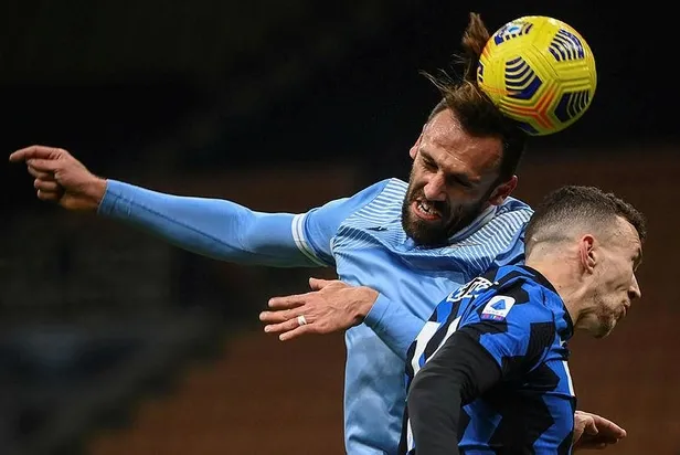 vedat-muric-fenerbahce-yolunda-1637358285092.jpeg Vedat Muriç Fenerbahçe yolunda!-5