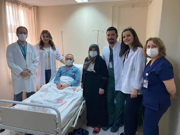 erkek-hasta-erken-teshisle-meme-kanserinden-kurtuldu-1646990066376.jpg Erkek hasta erken teşhisle meme kanserinden kurtuldu-5