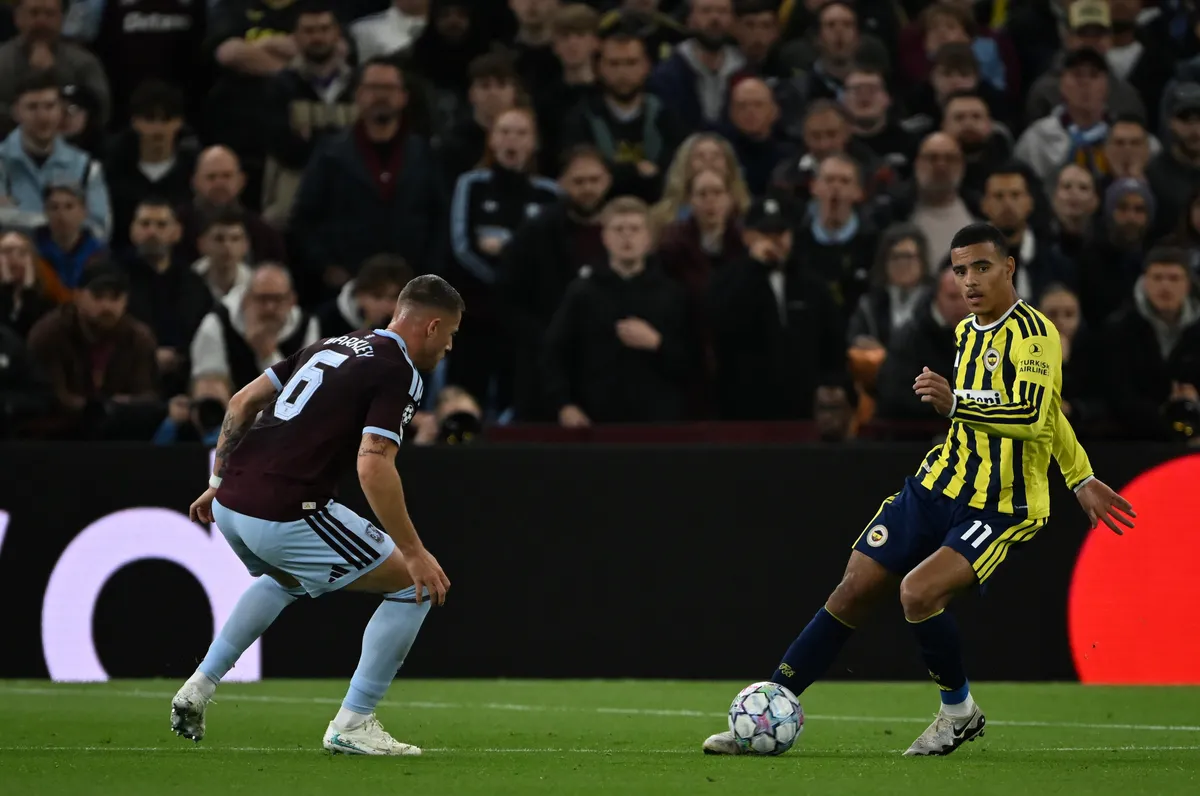 fenerbahcede-mason-greenwoodun-ilk-11deki-yeri-tehlikede-1792393612457.jpg Fenerbahçe'de Greenwood sıkıntısı! Slavia Prag ve Galatasaray maçları öncesi flaş karar-5