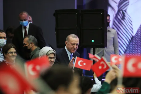 Başkan Recep Tayyip Erdoğan, Maltepe'de çocuklarla birlikte iftar yaptı - 5