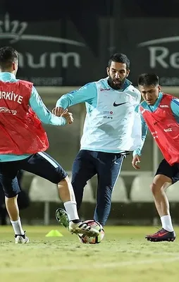 Terim ve Arda yan yana poz vermedi