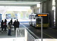 Son dakika: Koronavirüsle mücadelede yeni uygulama! Ateşi yüksek çıkanlar metrobüse binemeyecek!