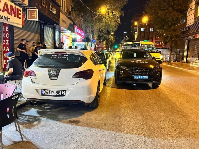 Boşanma aşamasındaki eşi tarafından sokak ortasında bıçaklanan kadın hayatını kaybetti