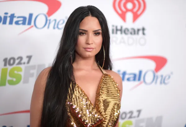 Şarkıcı Demi Lovato hastaneye kaldırıldı-5