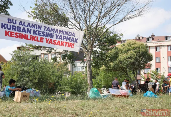 "Bu alanda kesim yasak" afişinin altında kaçak olarak kurban kesimi yaptılar - 15