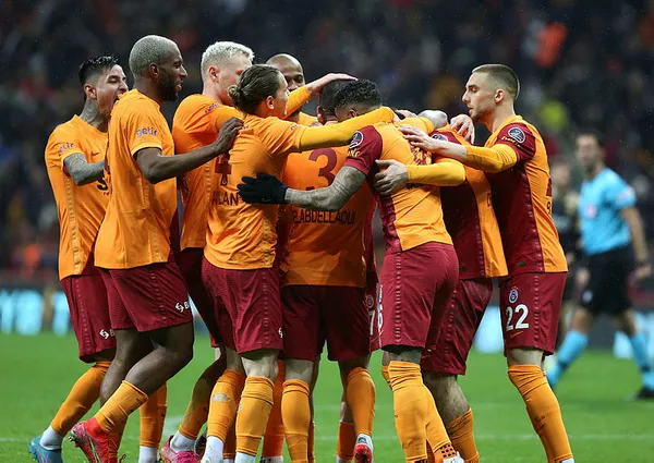 1650631007999.jpg Domenec Torrent taraftarı yine çıldırtacak! Altay - Galatasaray maçı öncesi şok karar-2