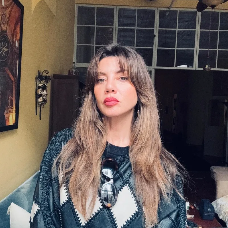 gokce-bahadirin-derin-dekoltesine-yeliz-yesilmenden-dikkat-ceken-yorum-1767769691065.jpg Gökçe Bahadır’ın derin dekoltesine Yeliz Yeşilmen’den dikkat çeken yorum-4