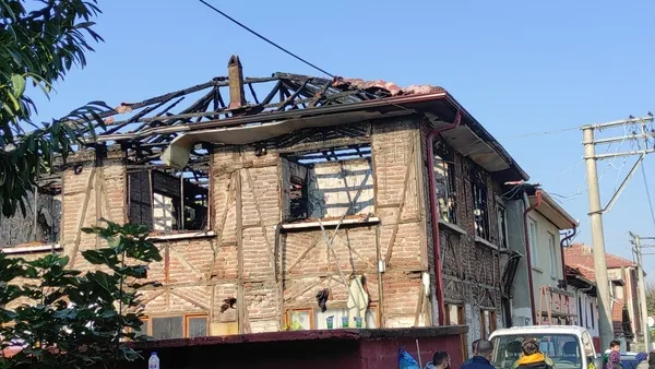 1668333222728.jpg Sakarya'da çok acı olay! Alevlerin arasında can verdiler-1