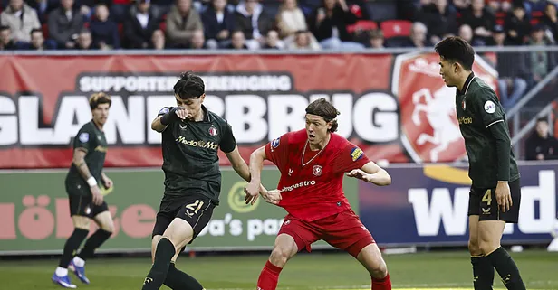 Robin van Persie’nin Feyenoord’u Twente’ye takıldı