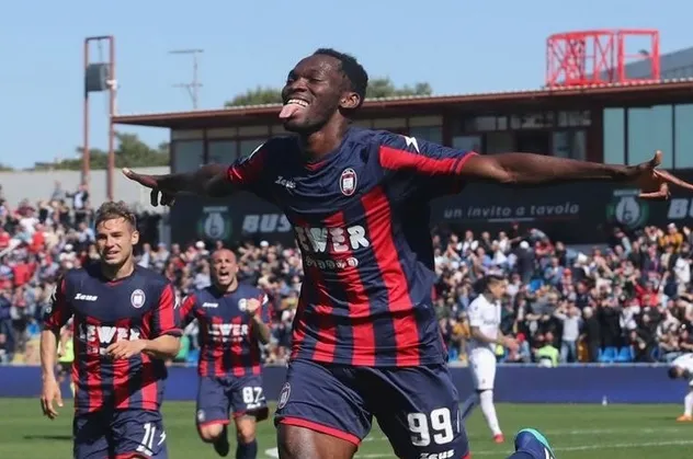 Trabzonspor’un hedefi Nijeryalı golcü Simy