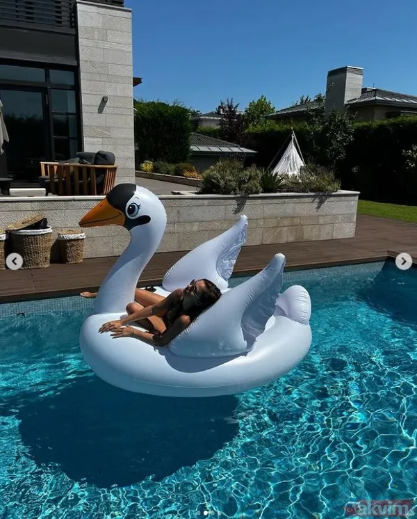 Bensu Soral ‘set günü’ deyip vücudunu sardığı havlusuyla paylaştı! Kamera arkası pozu sosyal medyayı salladı! Duru güzelliğiyle... - 8