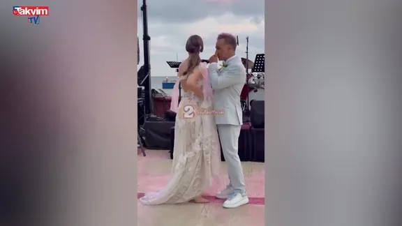 Ece Dizdar ve Serdar Orçin'in düğün dansları sosyal medyayı salladı