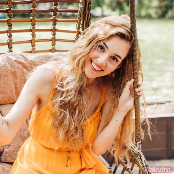 Berfu Yenenler takipçilerini kahkahaya boğdu! Eser Yenenler ile kendine öyle bir photoshop yaptı ki sosyal medyayı kırıp geçirdi - 18