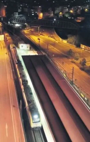 Marmaray’da bir ilk! İlk yurt içi yük treni geçti...