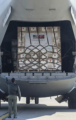 Türkiye'den ABD'ye ikinci yardım uçağı