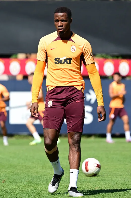 Okan Buruk'tan Zaha kararı! İşte Galatasaray'ın Samsunspor maçı 11'i - 13