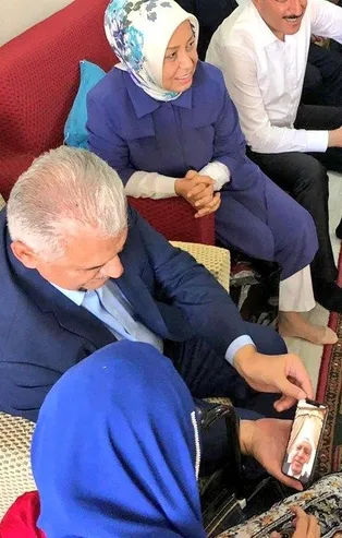 Binali Yıldırım, 6 engelli çocuğu bulunan aileyi Başkan Erdoğan'la görüştürdü