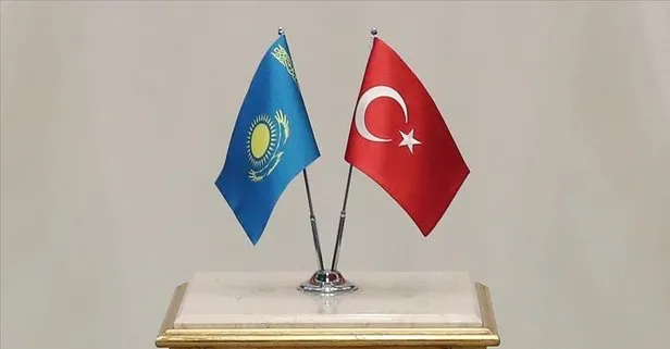 Türkiye ile Kazakistan arasında kritik temas: Milli Savunma Bakanı Akar mevkidaşı ile görüştü
