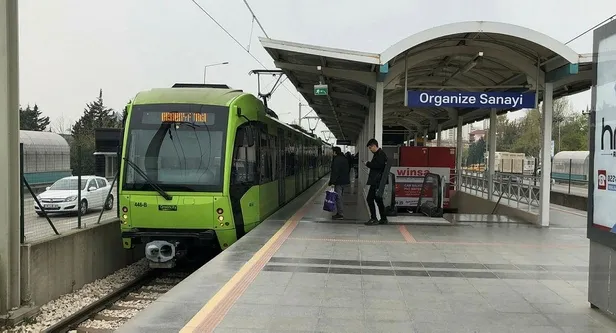 Bursa'da feci olay | Trenin önüne kendini böyle attı-1