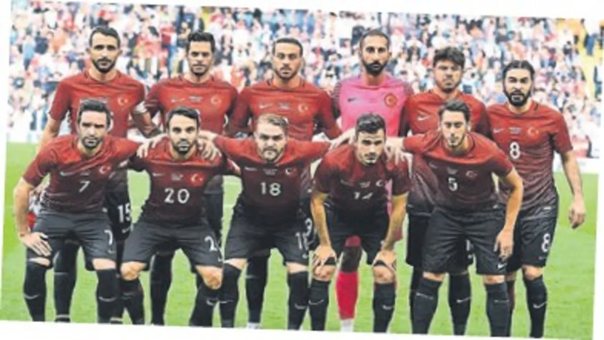 Hakan Çalhanoğlu 100. maçına çıktı: Üç turnuvanın değişmeyen ismi