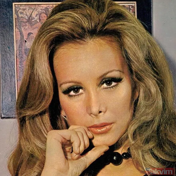 Yeşilçam’ın Sultan’ı Türkan Şoray’ın evinin bahçesinde kar keyfi! Güzelliğiyle yine büyüledi! - 12