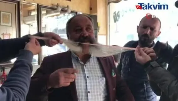 Aylık masrafı 1500 lira! Babası vefat ettikten sonra 18 yıldır bıyıklarını hiç kesmedi