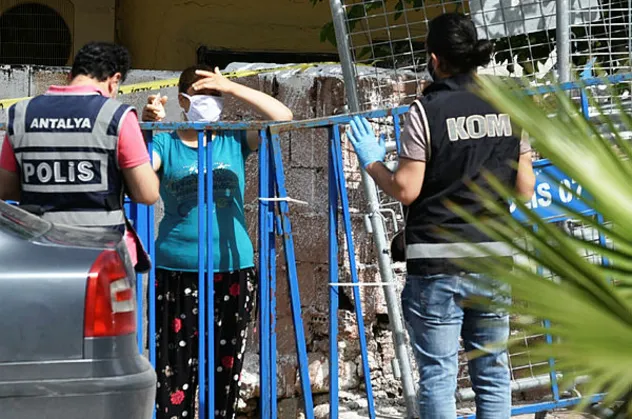 Antalya'da uyuşturucu almaya gelenler karantina bölgesinde mahsur kaldı