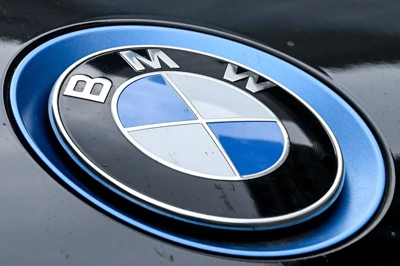 alman-devinde-kriz-bmw-yaklasik-8-bin-kisiyi-isten-cikaracak-1785320440064.jpeg Alman devinde kriz! BMW yaklaşık 8 bin kişiyi işten çıkaracak-2