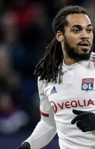 Aslan'ın iki eski yıldızı Denayer ve Seri'yi menajerleri aracılığıyla Galatasaray'a önerildi
