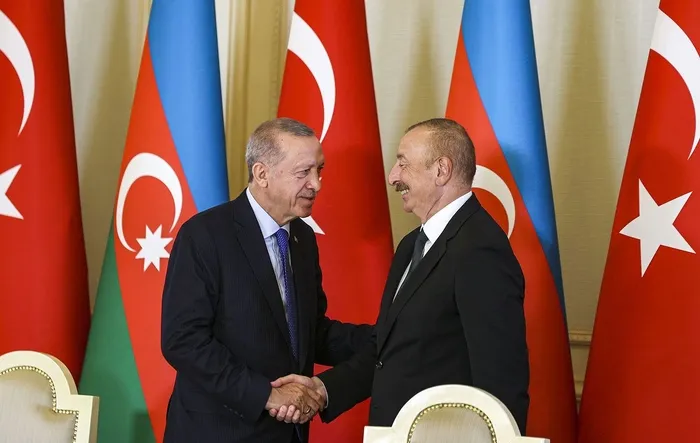azerbaycan-cumhurbaskani-ilham-aliyevden-baskan-erdogan-aciklamasi-arayacagim-ilk-kisi-1704914530994.jpeg Aliyev'den Başkan Erdoğan'a övgü dolu sözler: "Arayacağım ilk kişi..."-4