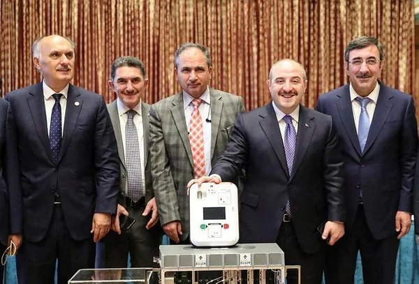 1669206288304.jpeg Milli Muharip Uçak'a yerli beyin! Bakan Varank Meclis'te tanıttı-3