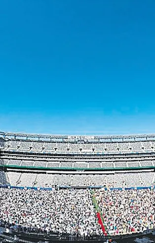 Stadyumda bayram namazı