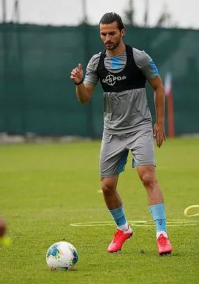 son-dakika-trabzonsporun-goztepe-kafilesi-belli-oldu-1591895429337.jpeg Son dakika: Trabzonspor'un Göztepe kafilesi belli oldu!-6