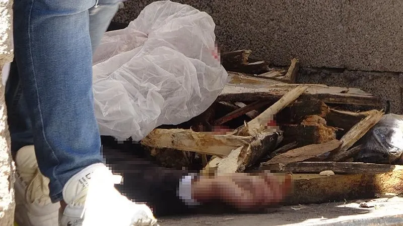 Diyarbakır'da eve düzenlenen silahlı saldırıda 1'i kadın 2 kişi öldü: Polis kaçan şüphelileri arıyor-5