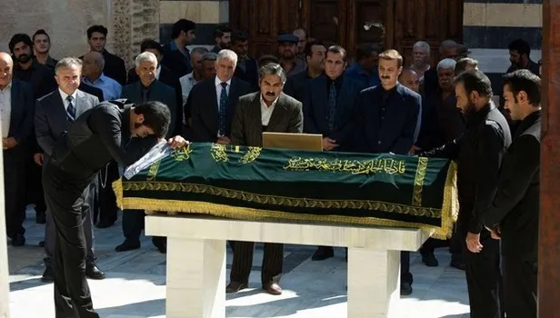 vahide-percin-hunkar-yaman-neden-ayrildi-bir-zamanlar-cukurovada-yurekli-yaralayan-veda-1604608066221.jpg Vahide Perçin (Hünkar Yaman) neden ayrıldı? Bir Zamanlar Çukurova'da yürekleri yaralayan veda!-5