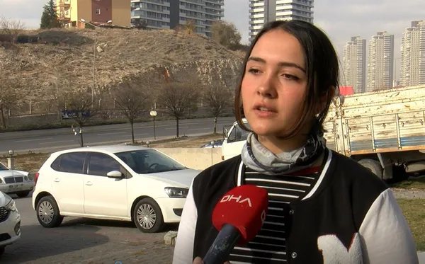 ankarada-motosikletli-kadin-kurye-esra-nur-olgun-trafikte-beyzbol-sopasiyla-darbedildi-o-anlar-saniye-saniye-kamerada-1637743345974.jpg Ankara'da motosikletli kadın kurye Esra Nur Olgun trafikte beyzbol sopasıyla darbedildi! O anlar saniye saniye kamerada-7
