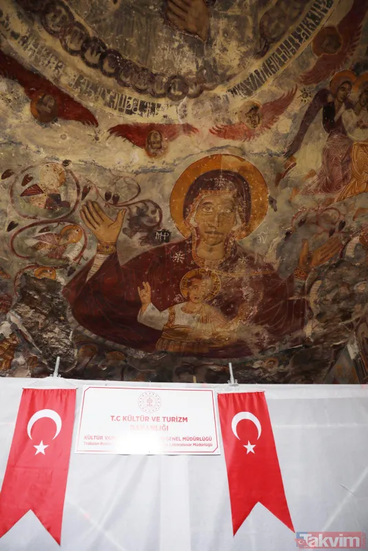 Geçmişi 1600 yıl öncesine dayanıyor: 360 tonluk kaya bitlendi iğneyle kuyu kazıp yeni odalar ortaya çıktı! Sümela Manastırı'na ziyaretçi akını - 20