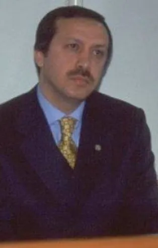 Erdoğan zorlukları aşa aşa başkan oldu!