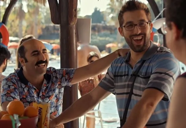 bayi-toplantisi-filmi-nerede-hangi-otelde-cekildi-bayi-toplantisi-oyuncularikarakterleri-kimler-1633864244045.jpg Bayi Toplantısı filmi nerede hangi otelde çekildi? Bayi Toplantısı oyuncuları/karakterleri kimler?-4