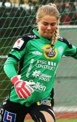 İsveç Müslüman olan kadın futbolcuyu konuşuyor