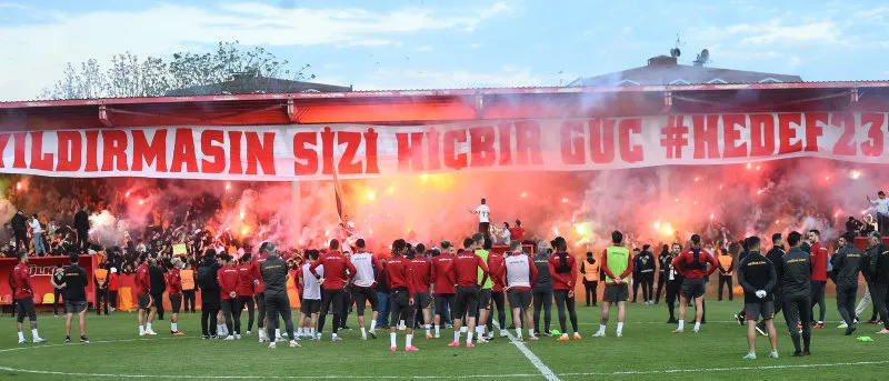 Galatasaray'ın eski yıldızı geri dönüyor! - 1