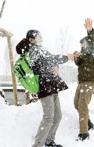 Van’da okullar tatil mi? 14 Ocak Cuma Van’da yarın okullarda ders olacak mı? Van Valiliği kar tatili açıklaması…